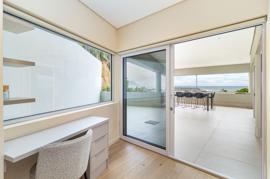 To Let 2 Bedroom Property for Rent in Clifton Western Cape